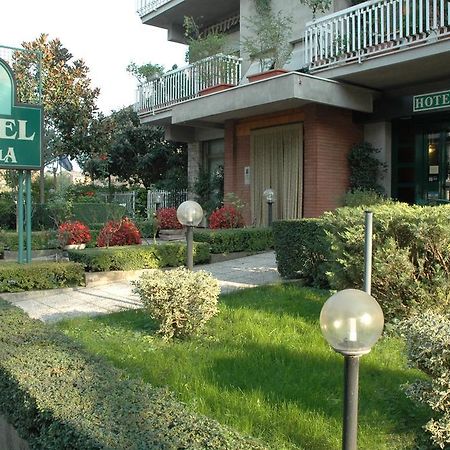 Hotel Vignola Assisi Bagian luar foto