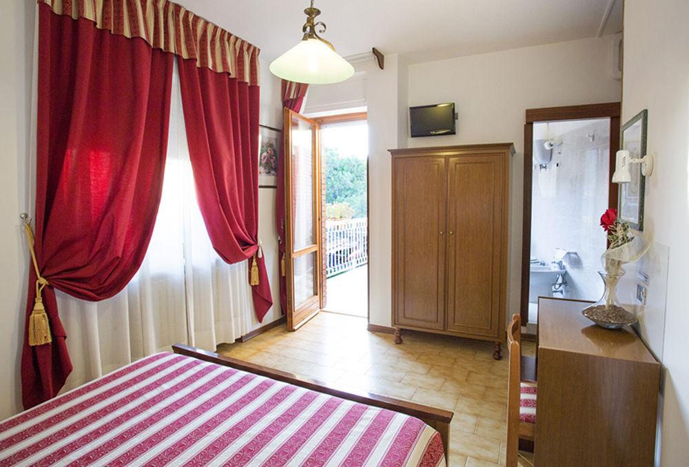 Hotel Vignola Assisi Bagian luar foto
