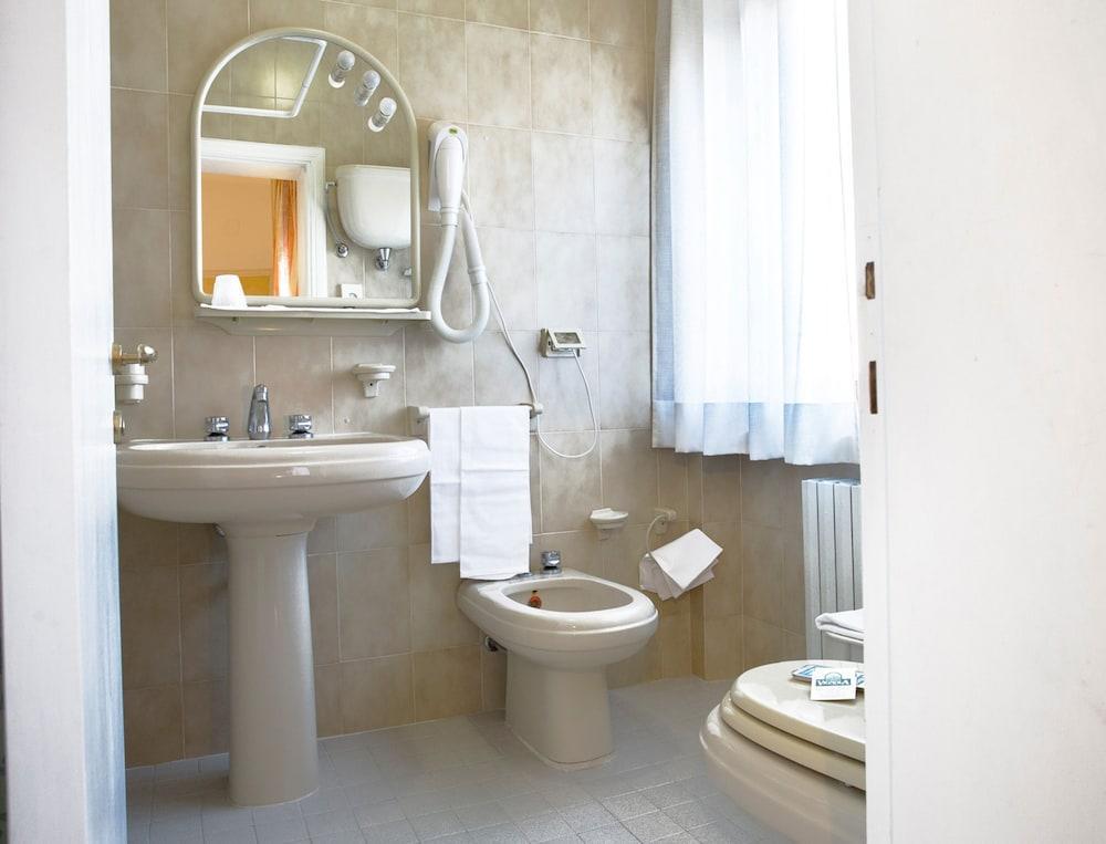 Hotel Vignola Assisi Bagian luar foto