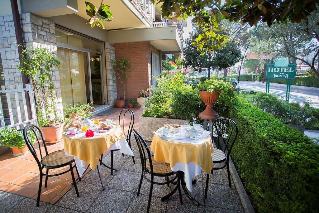 Hotel Vignola Assisi Bagian luar foto