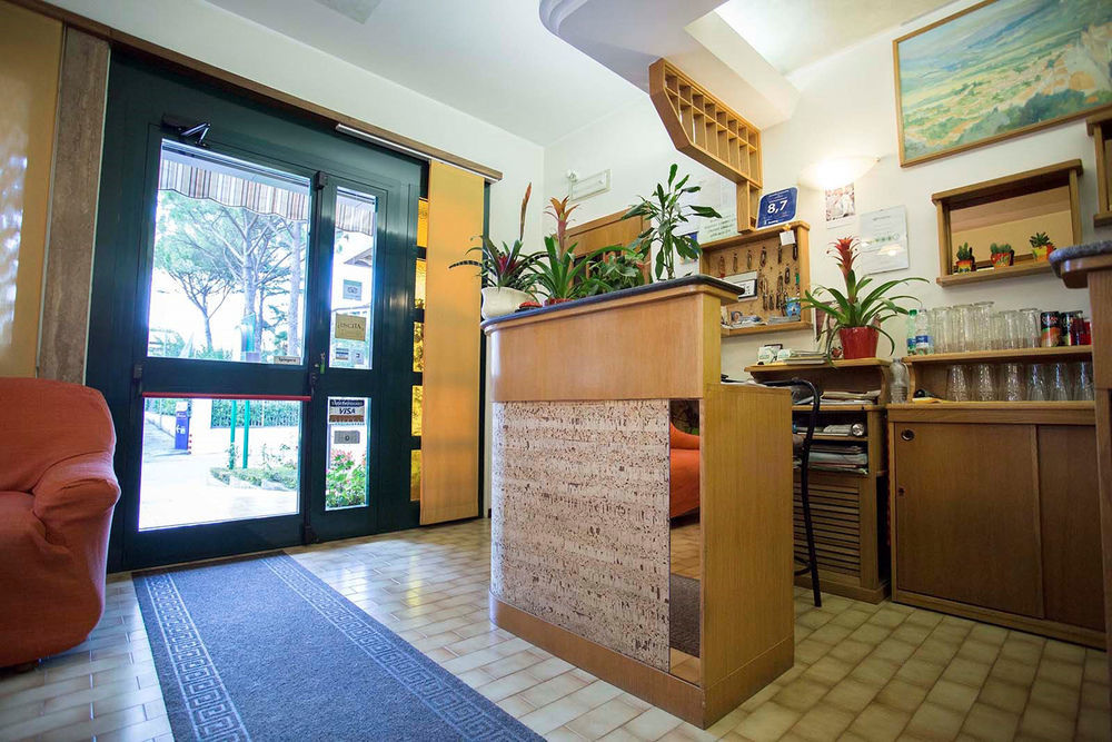 Hotel Vignola Assisi Bagian luar foto
