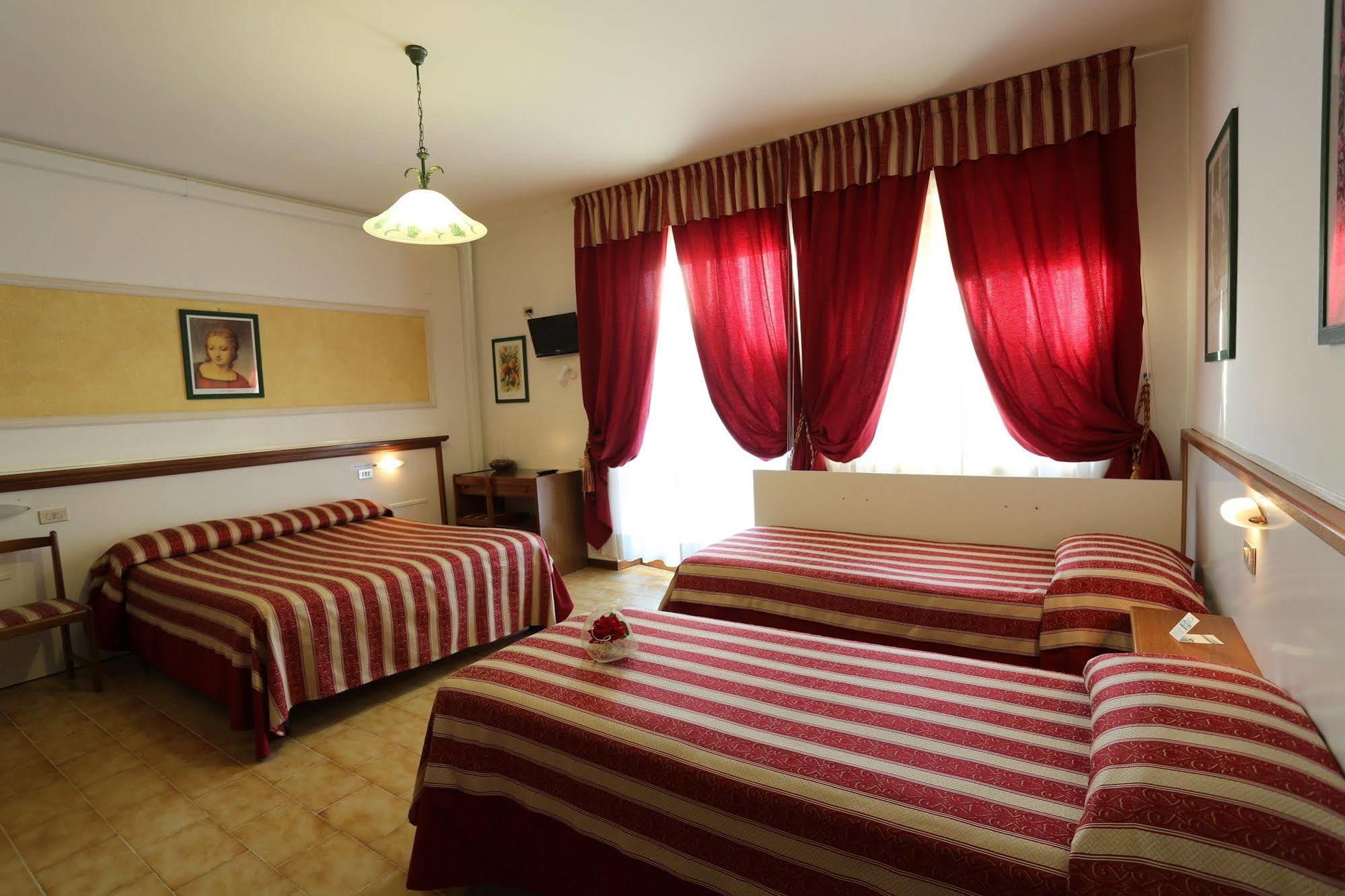 Hotel Vignola Assisi Bagian luar foto