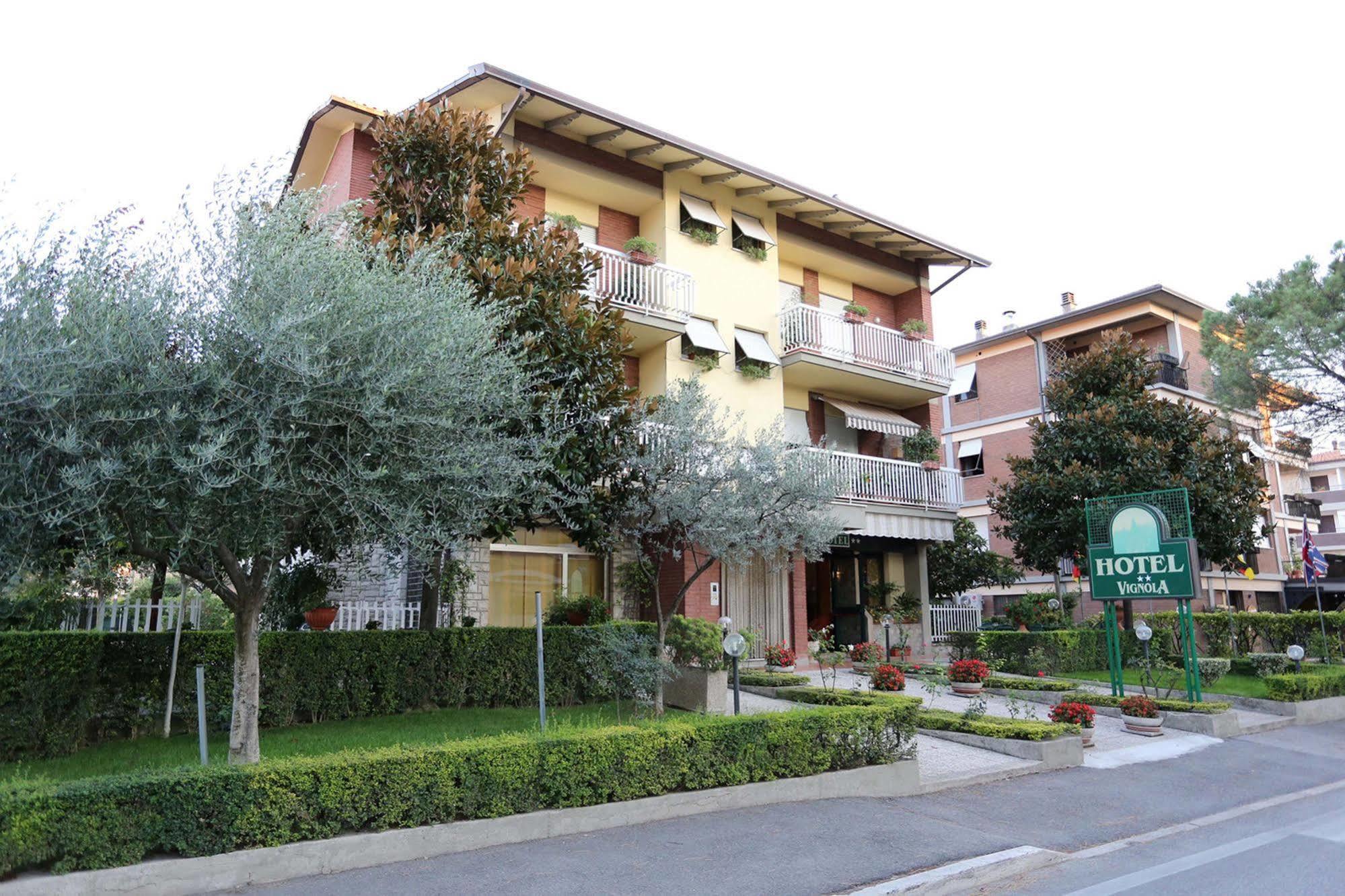 Hotel Vignola Assisi Bagian luar foto