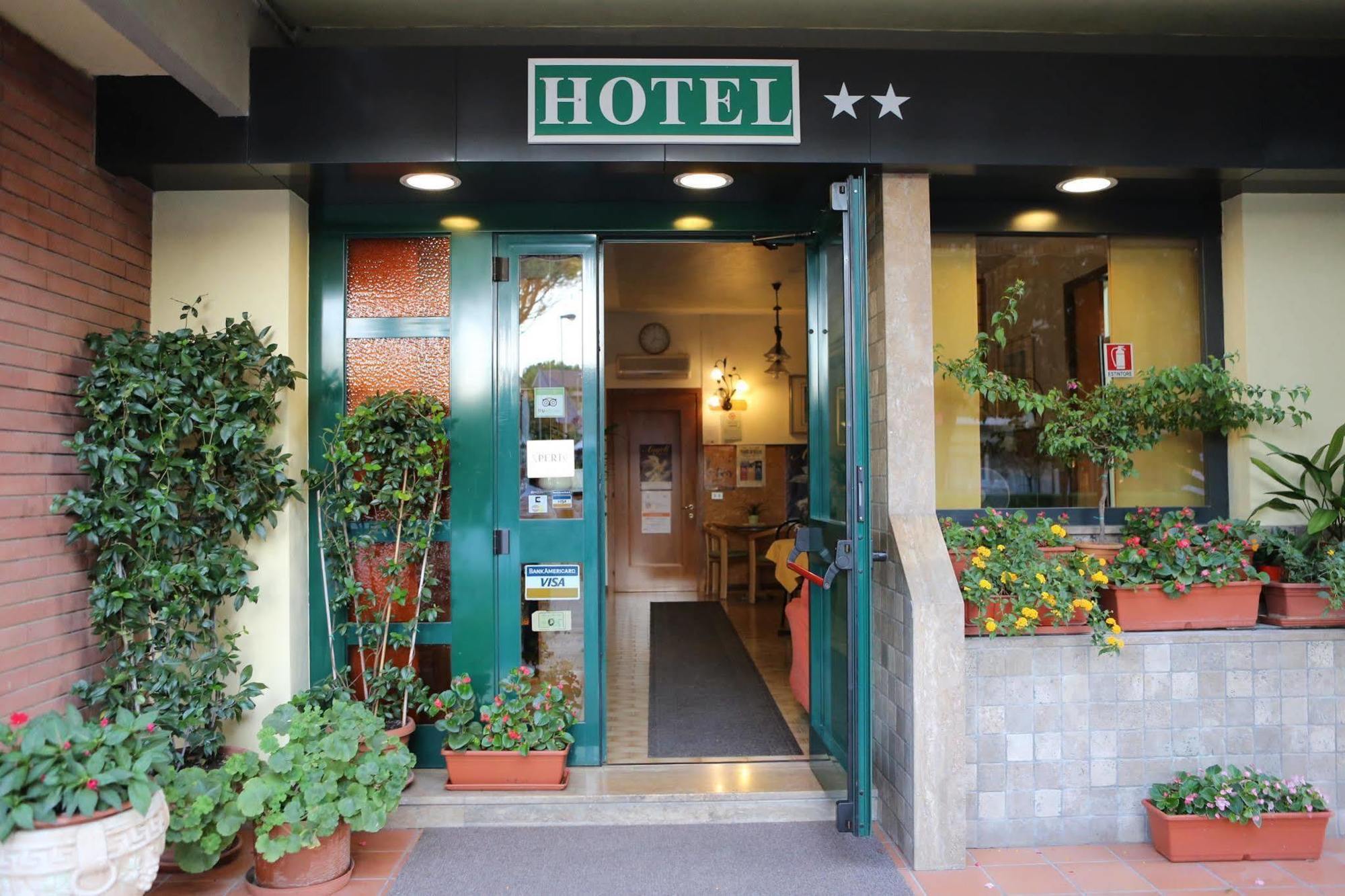 Hotel Vignola Assisi Bagian luar foto