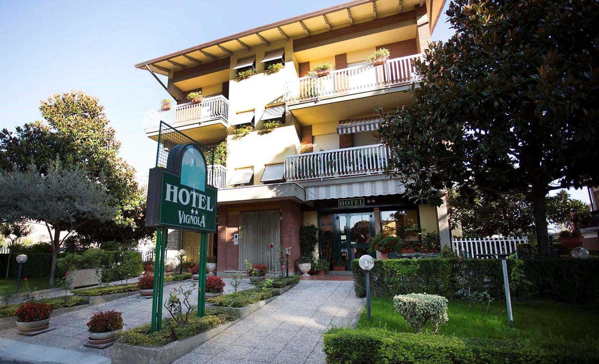 Hotel Vignola Assisi Bagian luar foto