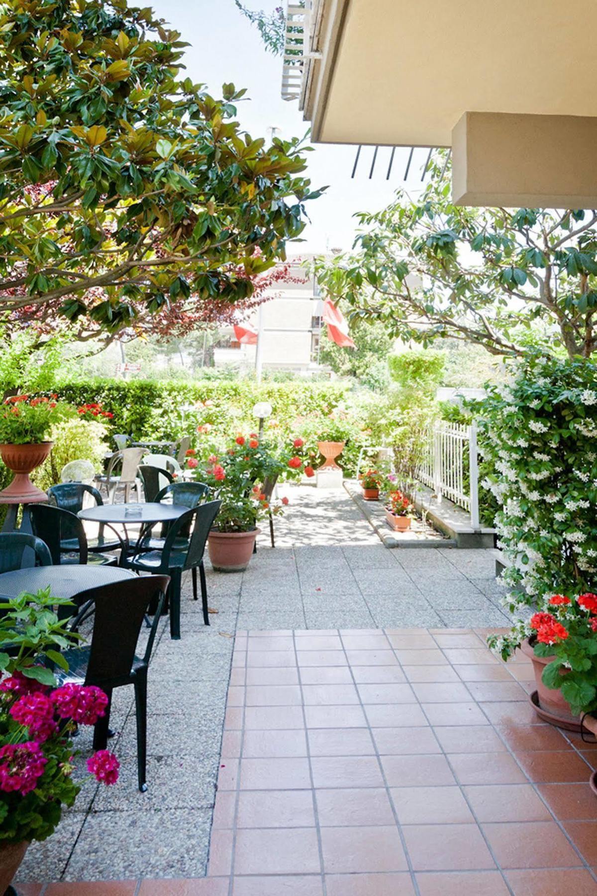 Hotel Vignola Assisi Bagian luar foto