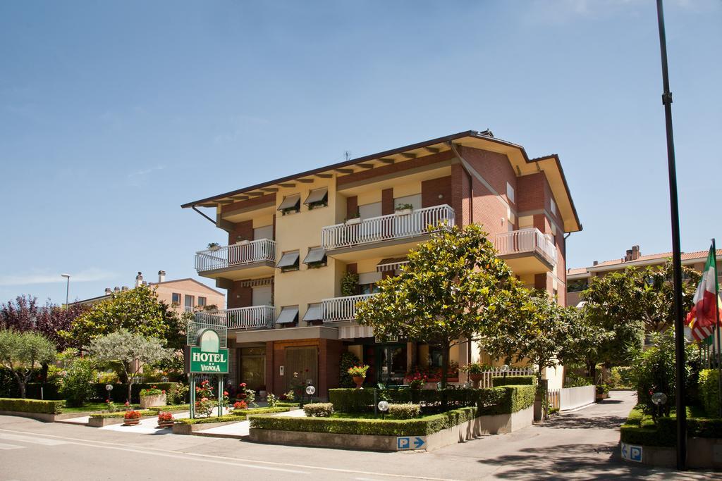 Hotel Vignola Assisi Bagian luar foto