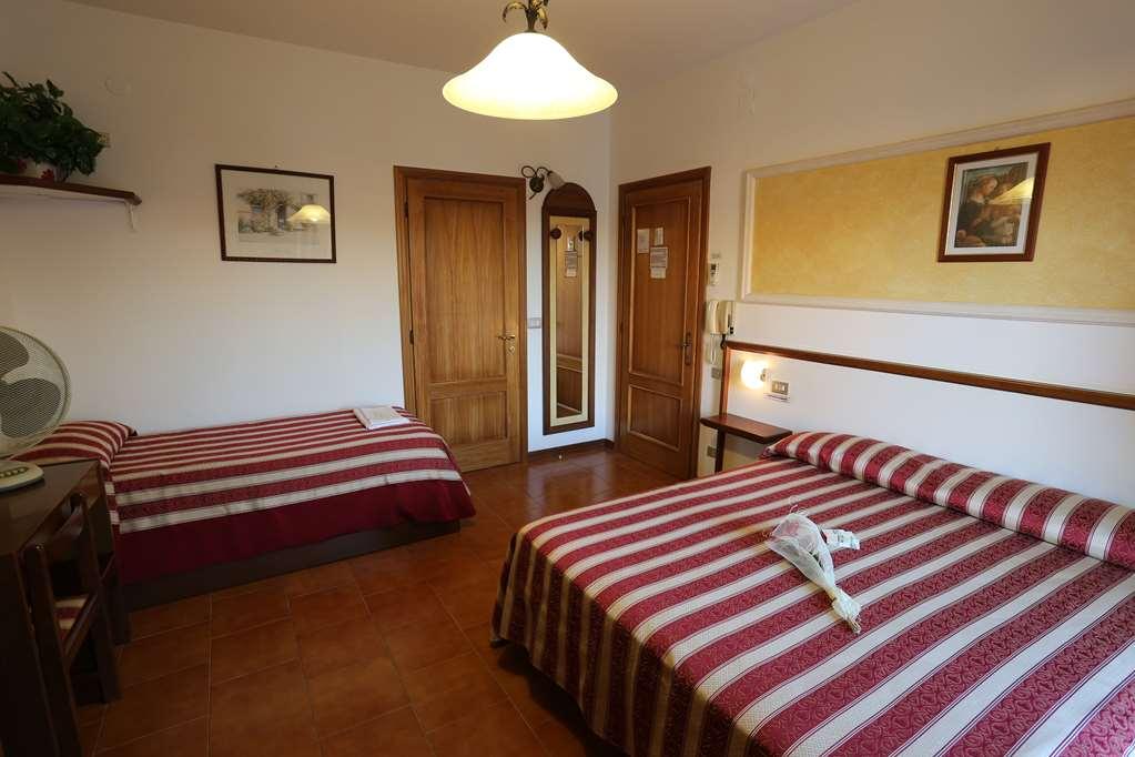 Hotel Vignola Assisi Ruang foto
