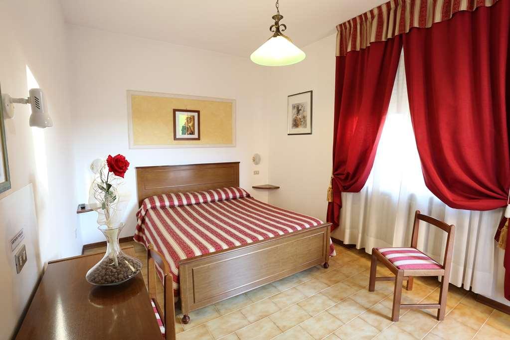 Hotel Vignola Assisi Ruang foto